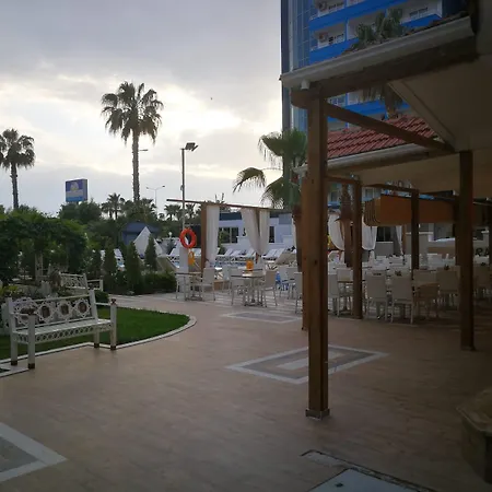 Bora Bora Butik 3* אלאניה
