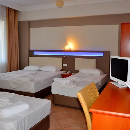 Bora Bora Butik מלון 3*