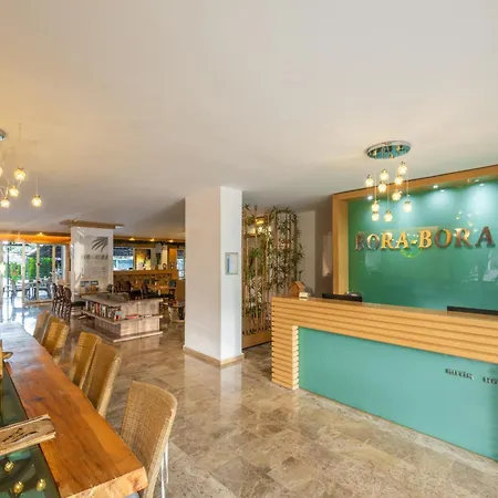 מלון Bora Bora Butik 3*